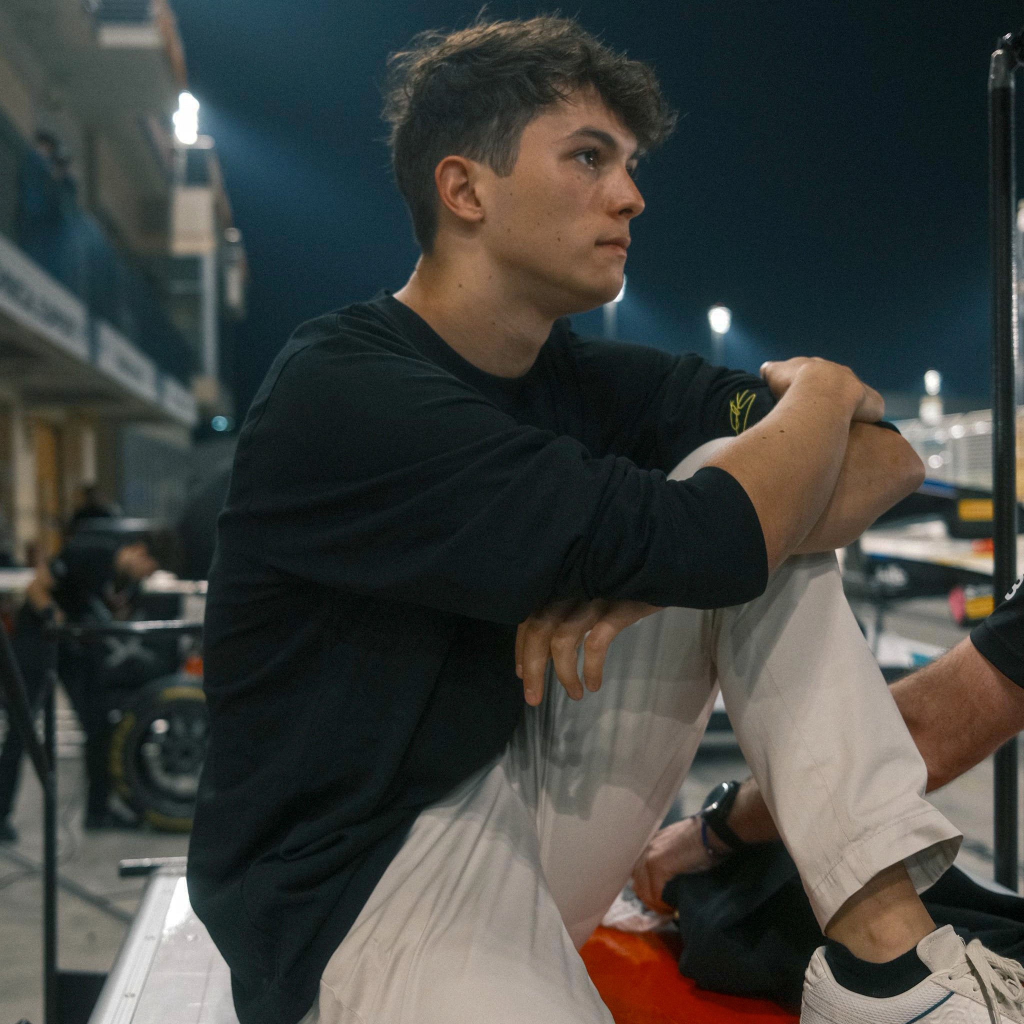 Essential Long Sleeve Tee Black