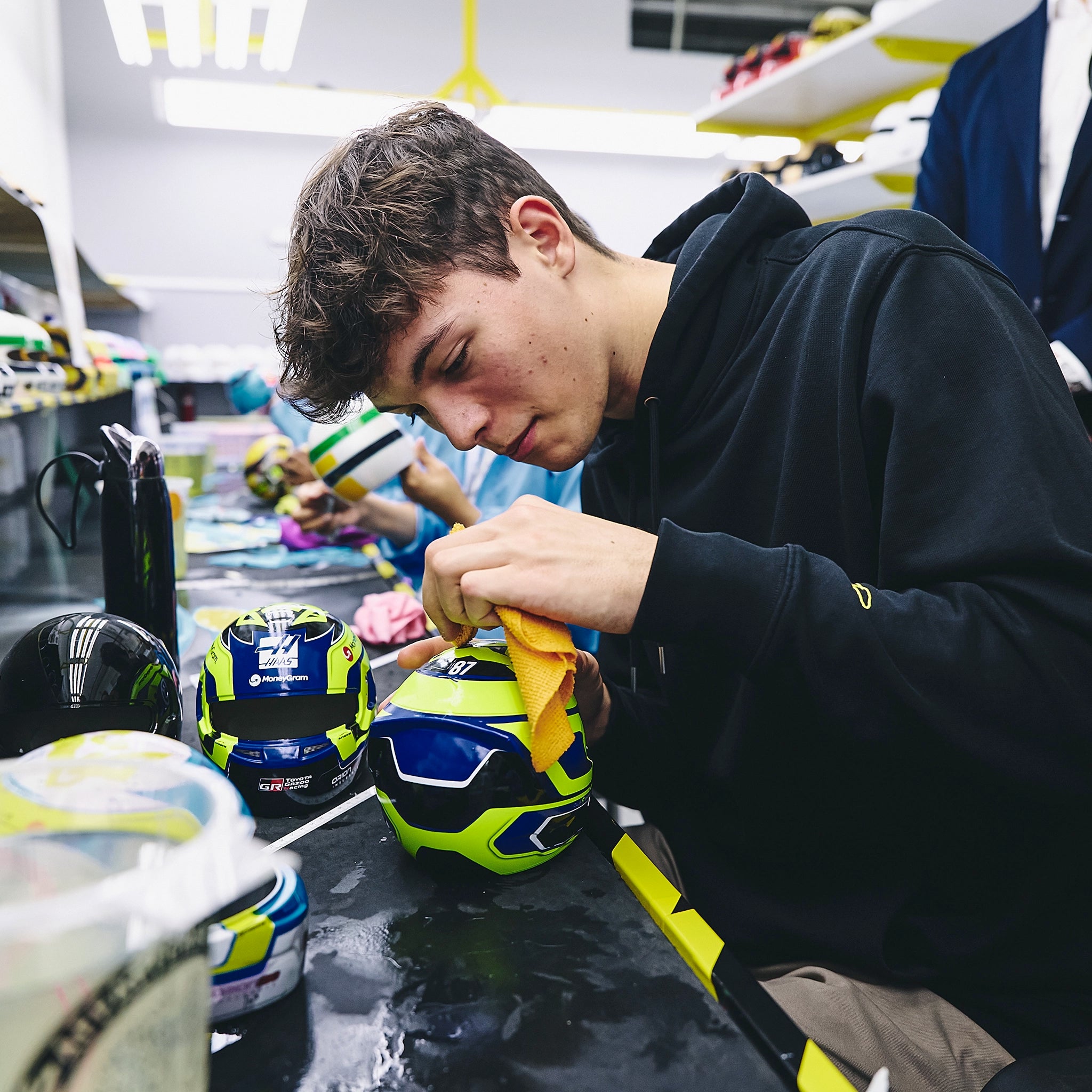 Ollie Bearman 2025 1:2 Scale Mini Helmet